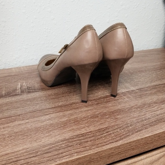 Fergalicious taupe t strap pumps - Picture 2 of 5